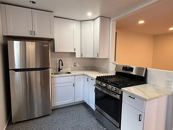 3rd image of 4941 Saratoga Ave #4943