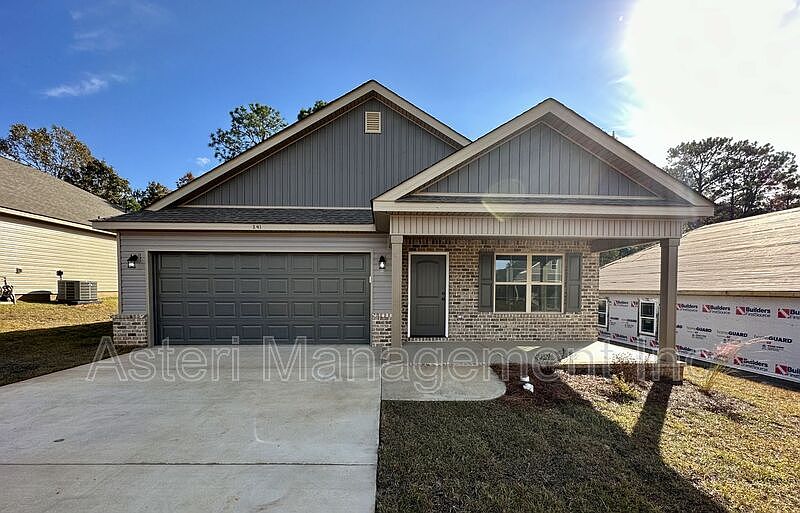 1st image of 219 Lasso Dr