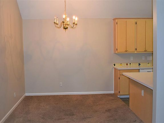 5th image of 1805 Longmeadow Dr