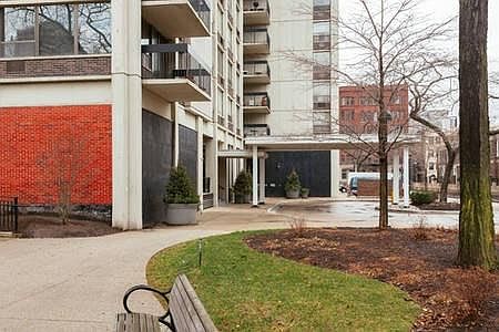 5th image of 1460 N Sandburg Ter APT 604