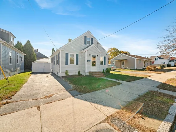 322 Tarkiln Hill Rd, New Bedford, MA 02745