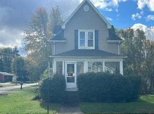 611 Monroe St, Carleton, MI 48117