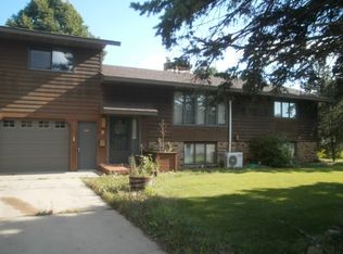 5676 Walnut Dr, Saint Cloud, MN 56303