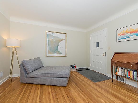 4th image of 3242 Edmund Blvd
