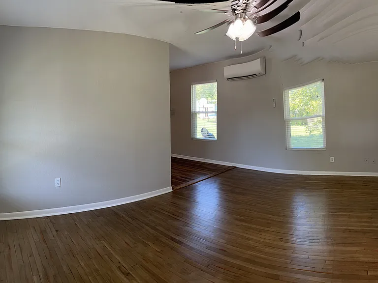 408 Jefferson Ave — Photo 8