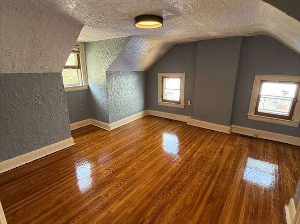 64 Dunbar Ave, Dunbar, WV 25064