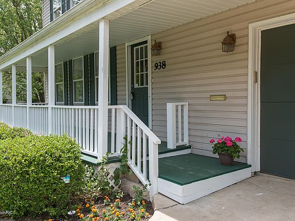 4th image of 938 Berkshire Dr