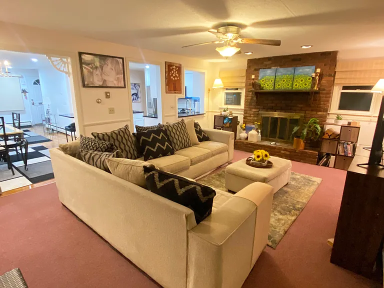 10 Pine Tree Ln — Photo 10