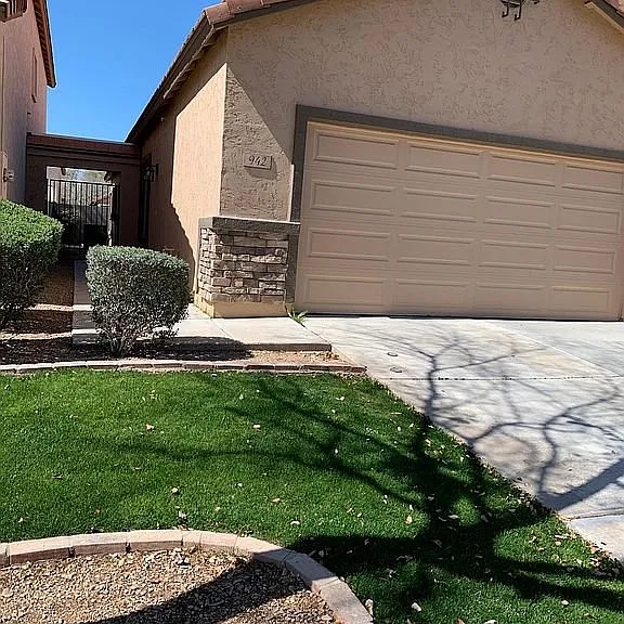 942 S Balboa Dr — Photo 1