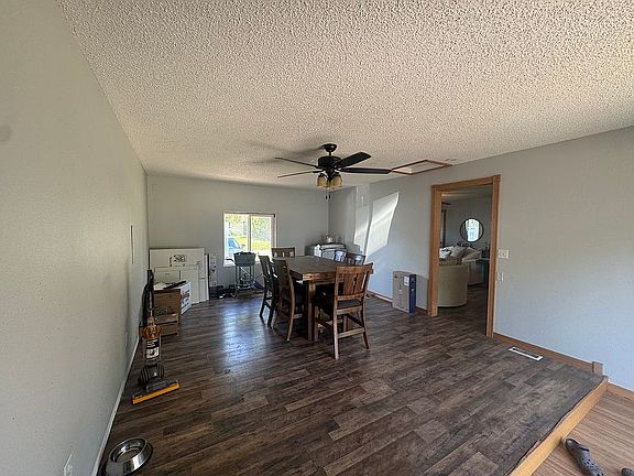 5th image of 2405 2nd St SW
