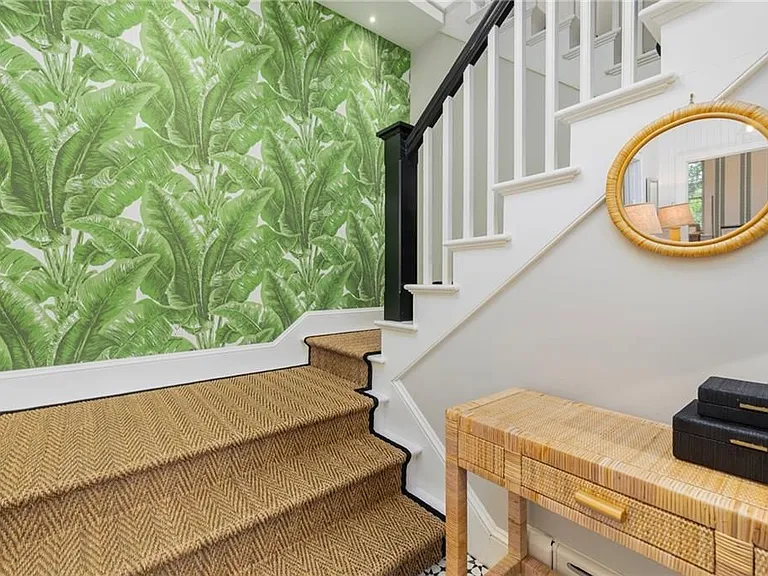 33 Beacon Hill Rd — Photo 6