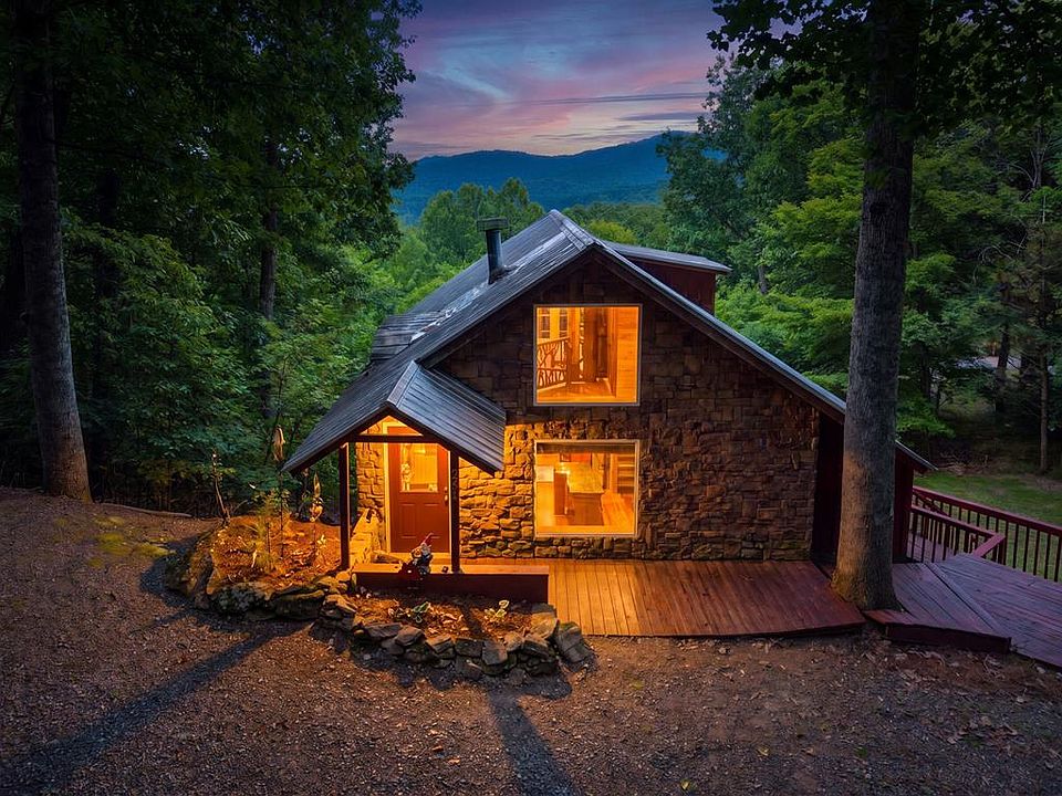 1st image of 221 Wilson Ln