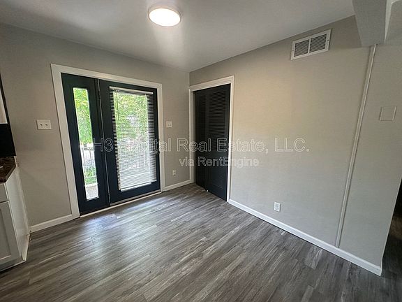 3rd image of 219 N 48th St APT 4