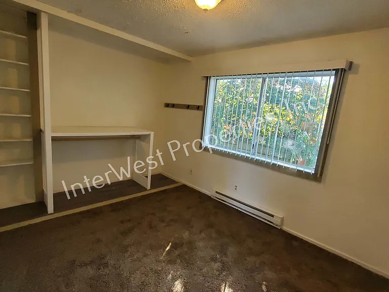 11714 E Burnside St — Photo 20