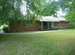 2215 Old Orchard Ln, Burlington, NC 27217