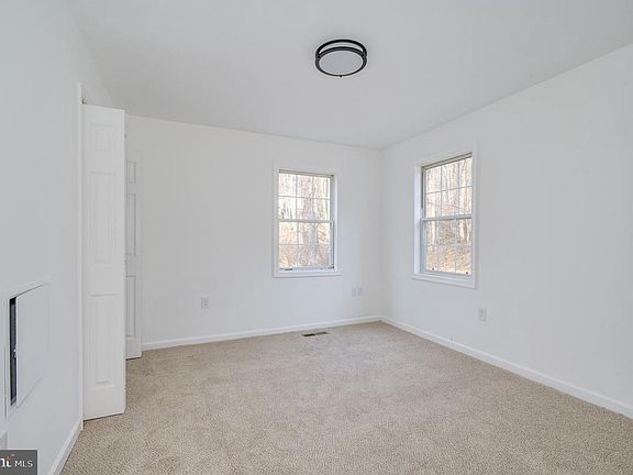 4th image of 131 Flop Ear Rd