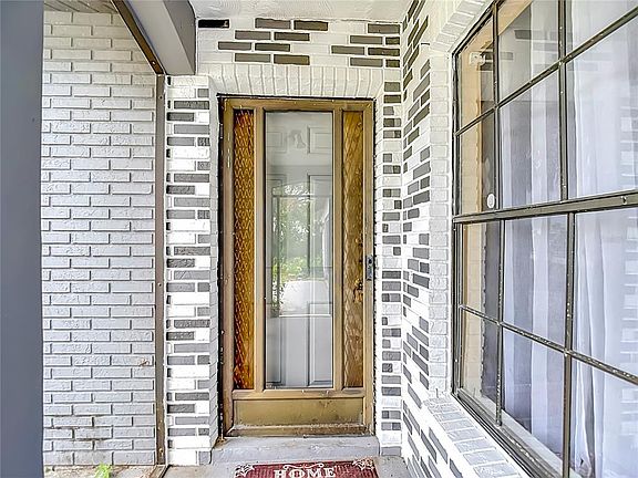 4th image of 6391 Curtiss Ln