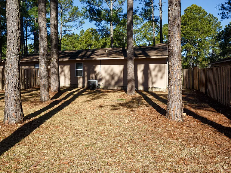 613 Mosswood Ln — Photo 10