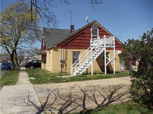 2nd image of 28 S Grove Ave