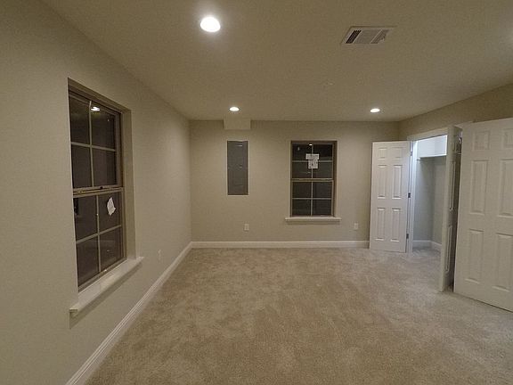 3rd image of 1257 Delhi St
