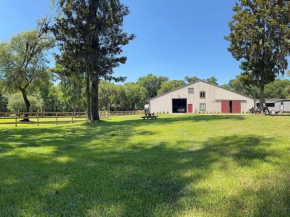 55 Shire Dr