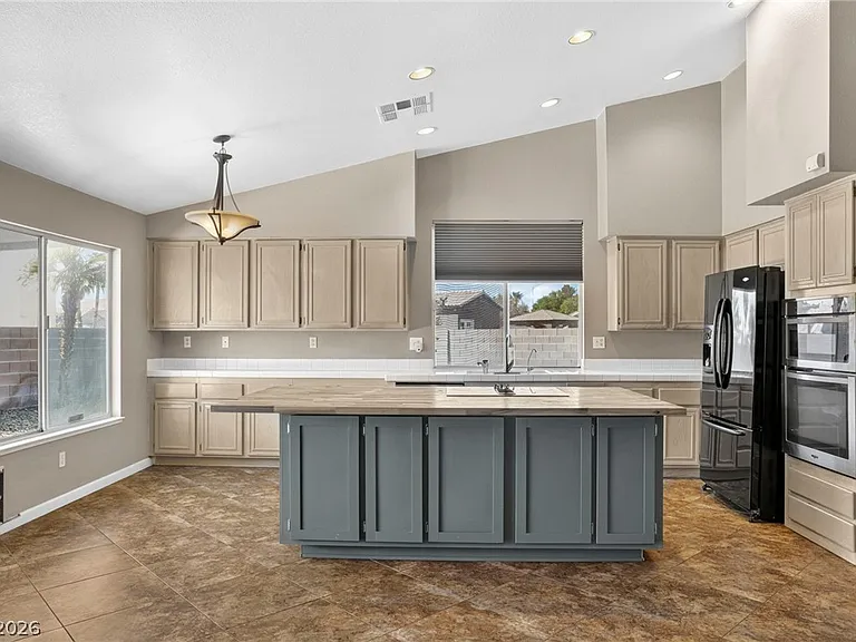 4552 Gonzales Dr — Photo 37