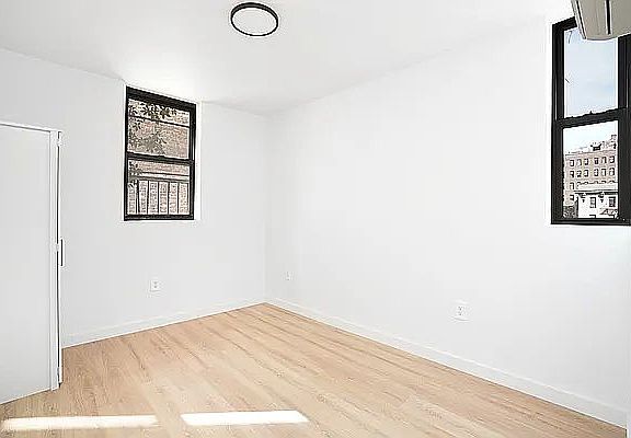5th image of 151 E 30th St #1N