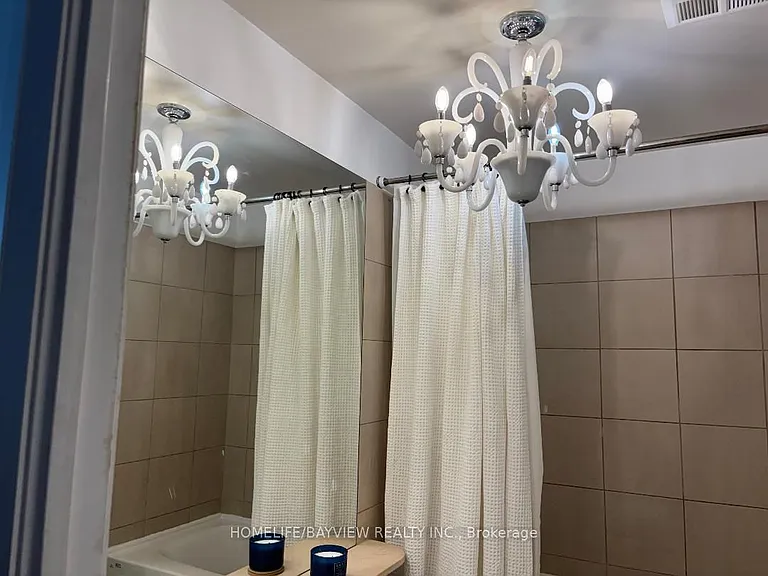 1121 Bay St #405 — Photo 5