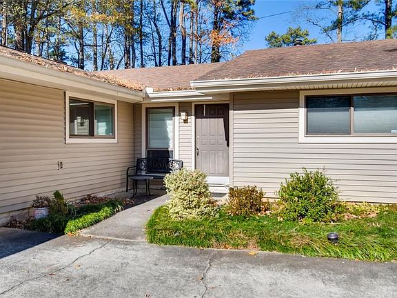2nd image of 3493 Stratfield Dr