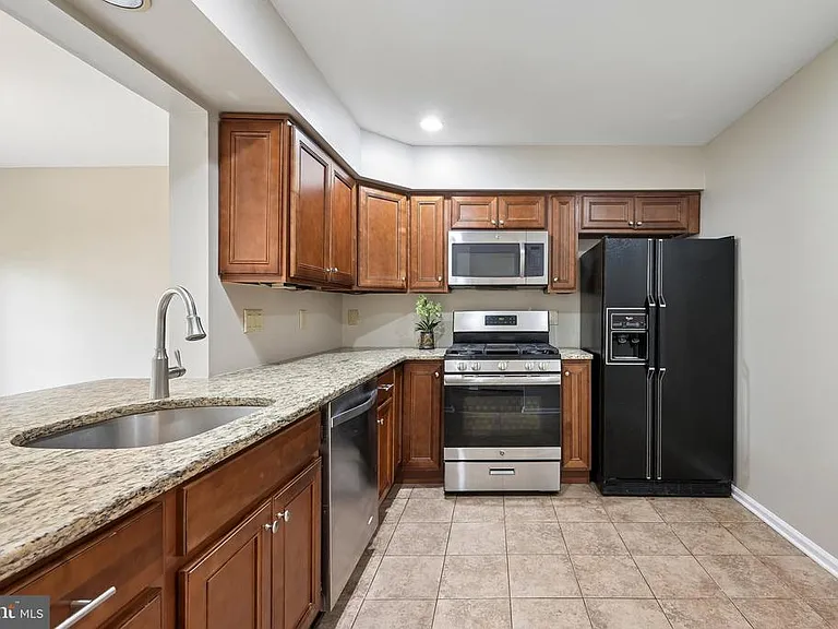 9 Miniver Ct — Photo 2