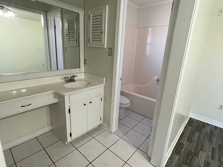5335 Lauri Ln — Photo 9