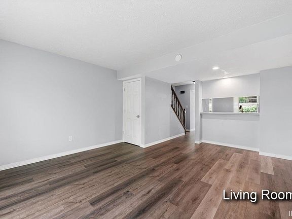 3rd image of 2373 S Worthington Ln