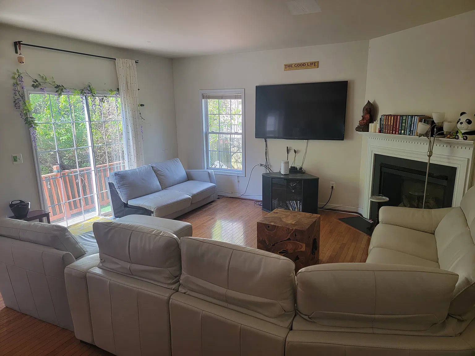 5 bed, 3627 sqft, $890 — Photo 2