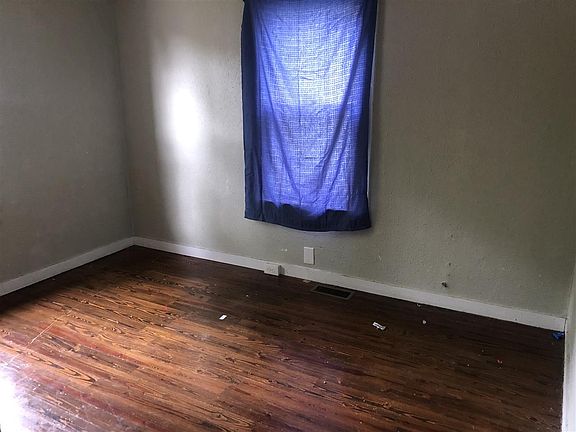 5th image of 1308 Essex St