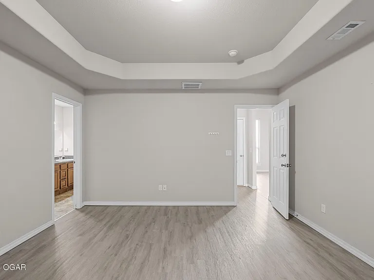 2044 Mississippi Ave — Photo 16