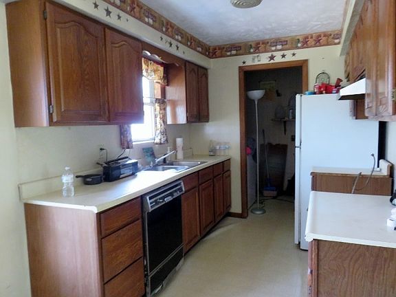 2nd image of 3149 E County Road 550 N