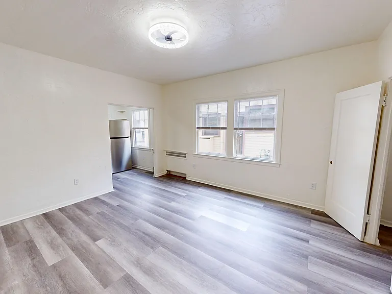 521 W Macarthur Blvd #3 — Photo 8