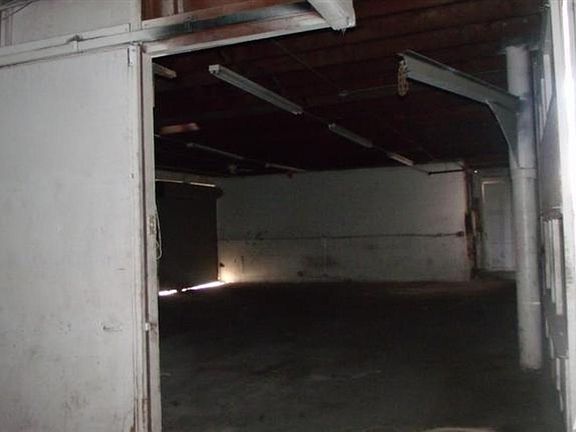 5th image of 845 E Hazelton Ave
