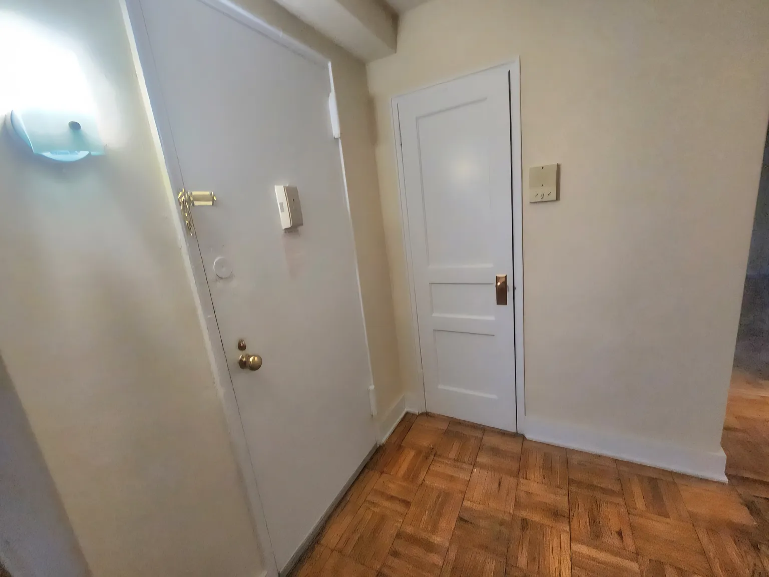 1 bed, 894 sqft, $2,425 — Photo 2