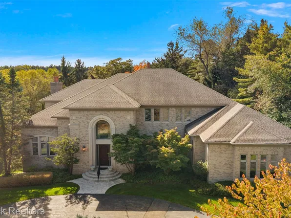 4693 W Wickford, Bloomfield Hills, MI 48302