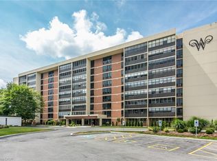 65 Westmount Rd N #808, Waterloo, ON N2L5G6