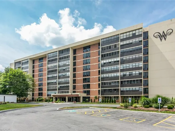 65 Westmount Rd N #808, Waterloo, ON N2L 5G6