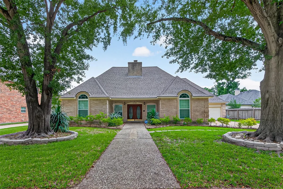 Photo 1 of 50 - 15106 Dawnbrook Dr - Houston, TX Primary Photo - 15106 Dawnbrook Dr