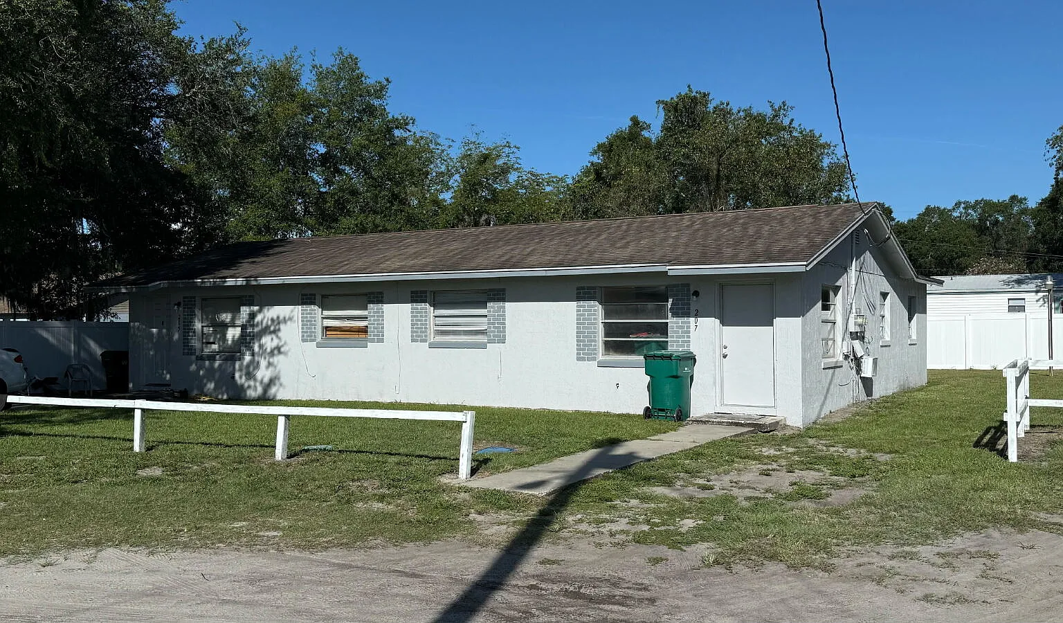 3 bed, 1.0 bath, $999 — Photo 1