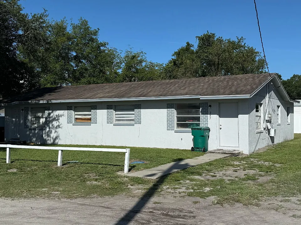 207 Mill St