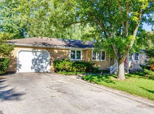 20831 N Maple Ct, Deerfield, IL