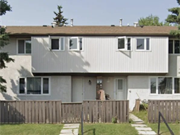 14215 82nd St NW #5, Edmonton, AB T5E 2V7