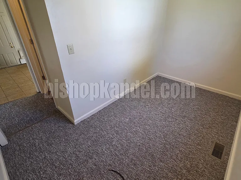 325 E Foulke Ave — Photo 5