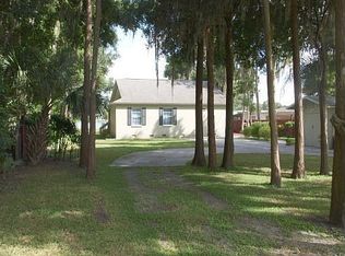 18617 Lakeshore Dr, Lutz, FL 33549