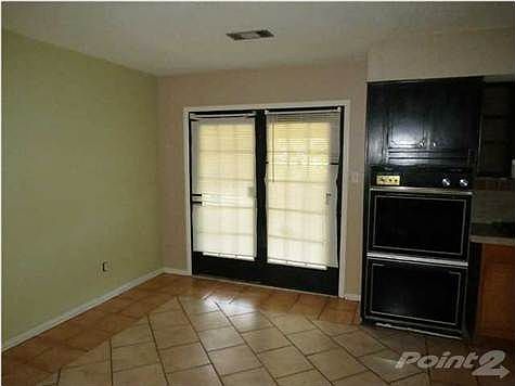 4th image of 10 Belair Cir